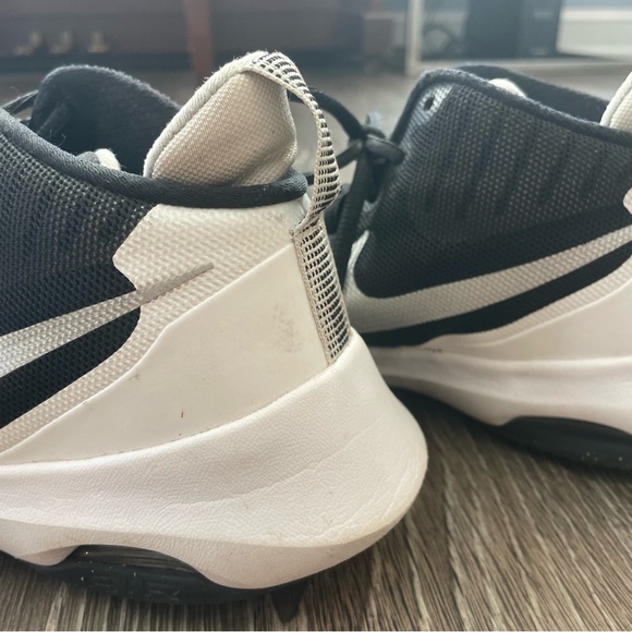 Women's Nike Air Versatile | Size 8.5 - Picture 4 of 4